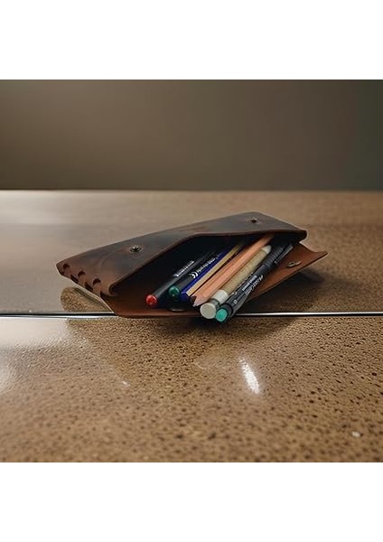 El Yapımı Kalemlik Hakiki Deri, Deri Küçük Kalem Kutusu – Iş, Ofis, Okul Aksesuar Tutucu, Klasik ve Minimal El Yapımı Tasarım Vintage Kalemlik (Taba) fırsatları