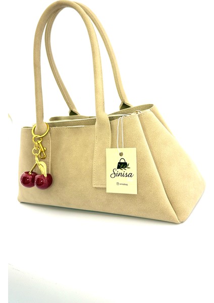 Kadın Kiraz Charm Detaylı Süet El ve Omuz Çantası modelleri