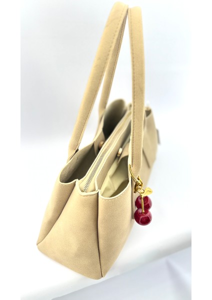 Kadın Kiraz Charm Detaylı Süet El ve Omuz Çantası indirimleri