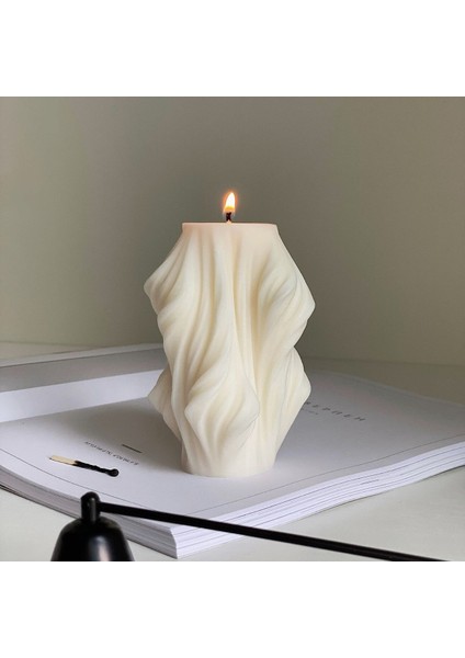 Lumıerı Candle El Yapımı Kokusuz Burgu Desenli Dekoratif Kalıp – Kırık Beyaz -10*10