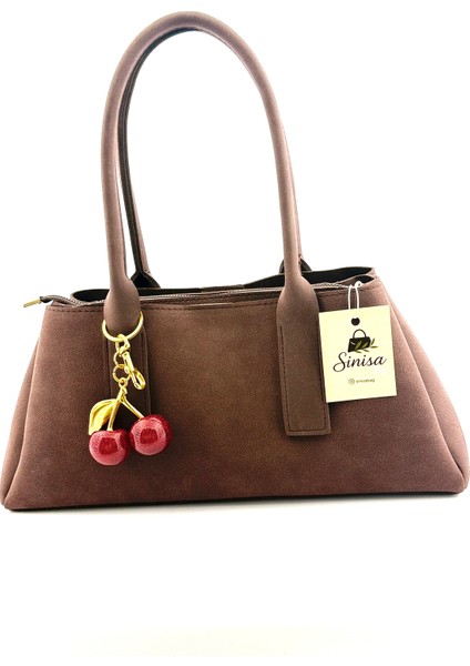 Kadın Kiraz Charm Detaylı Süet El ve Omuz Çantası indirimleri