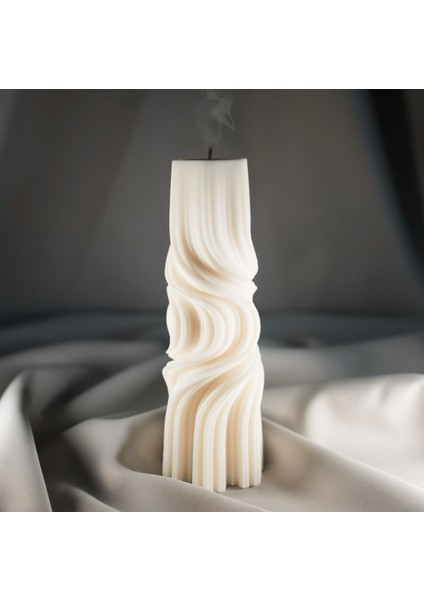 Lumıerı Candle El Yapımı Kokusuz Dalga Desenli Dekoratif Kalıp Mum – Beyaz -20*7