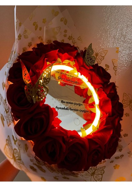 Kırmızı Güllü Ayna Buketi