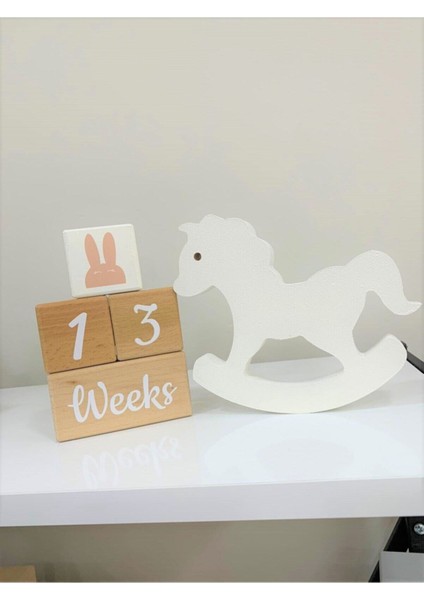 Beyaz Ahşap At Dekoratif Figür, Şık ve Zarif Oyun ve Dekorasyon Parçası fiyatları