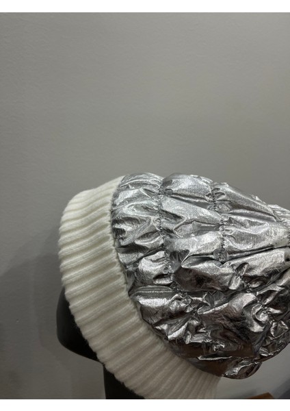 Kadın Kışlık Paraşüt Kumaş Ponponlu Polar Astarlı Bere Şapka fırsatları