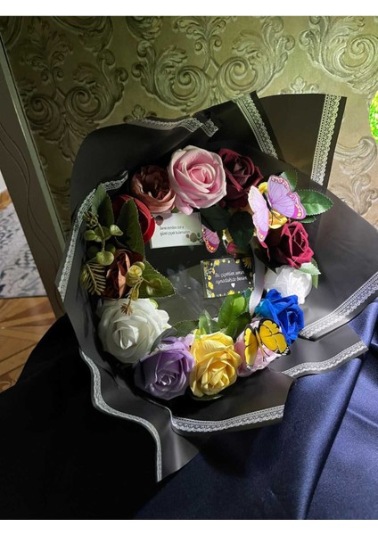 Renkli Aynalı Gül Buketi