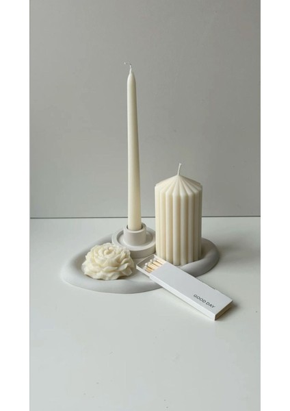 Candle El Yapımı Şakayik Gül 7 Cm- Şamdanlık Mum 22*2cm- Çokgen Dekoratif Mum 15*10CM- Kırık Beyaz
