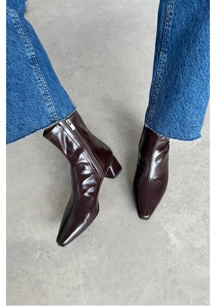 Amor Kadın Küt Kalıp Kırışık Deri Bot Kahve