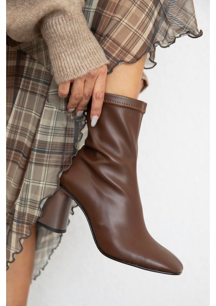 Beck Kadın Küt Kalıp Streç Deri Bot Kahve