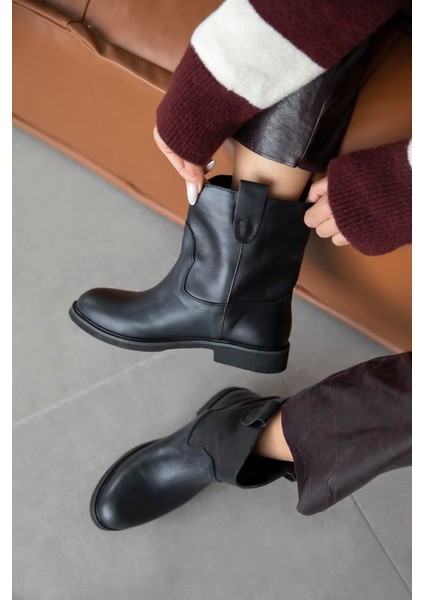 Toffy Kadın Düz Taban Hakiki Deri Bot Siyah