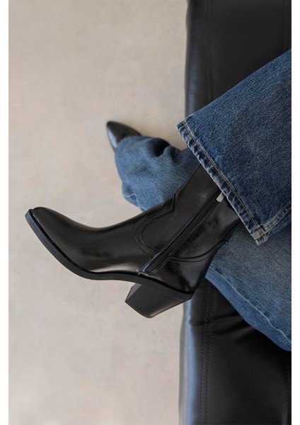 Jose Kadın Kırışık Deri Topuklu Bot Siyah fiyatları