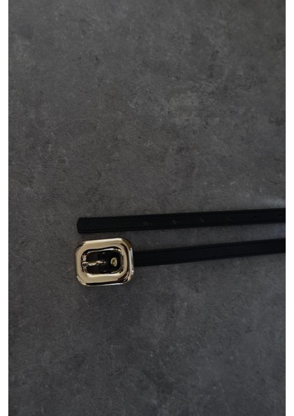 Gold Tokalı Ince Siyah Kemer