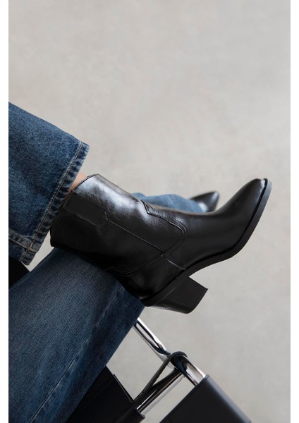 Maven Kadın Kırışık Deri Topuklu Bot Siyah