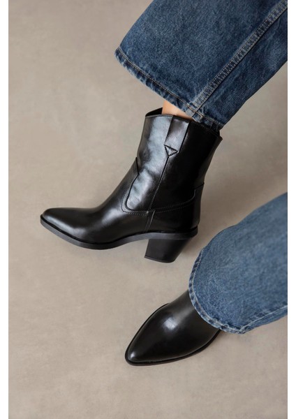 Maven Kadın Kırışık Deri Topuklu Bot Siyah fiyatları