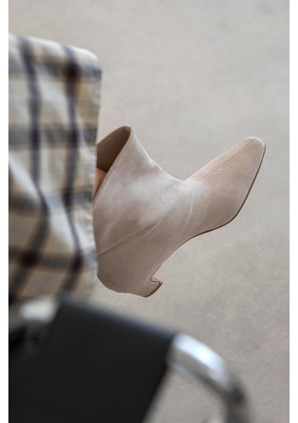 Viva Kadın Süet Bot Bej modelleri