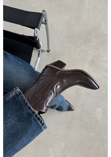 Hadley Kadın Kırışık Deri Topuklu Bot Kahve