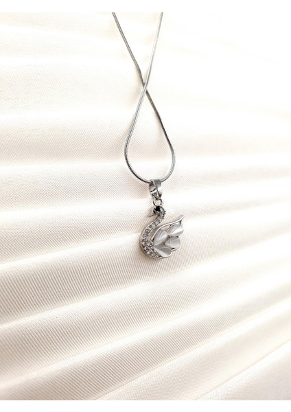 Kuğu Figürlü Altın Kolye – Zirkon Taşlı, Inci Efektli Kanat, Zarif Tasarım fiyatları