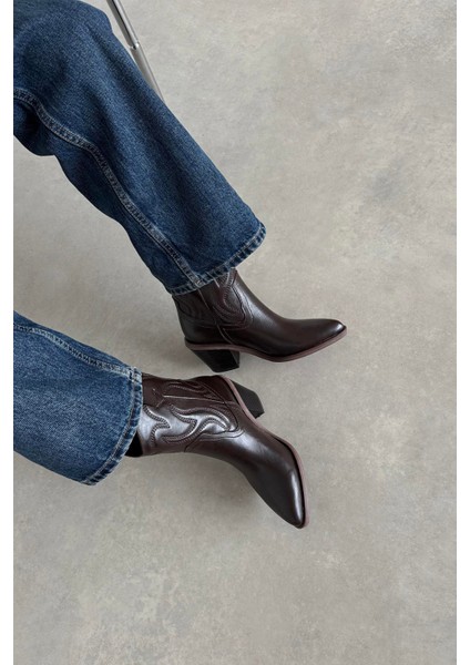 Hadley Kadın Kırışık Deri Topuklu Bot Kahve modelleri