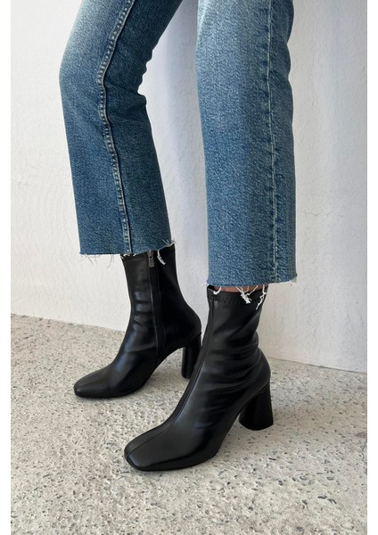 Beck Kadın Küt Kalıp Streç Deri Bot Siyah modelleri