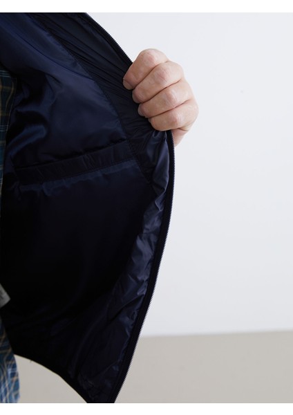 Yeni Sezon Büyük Beden Standart Kalıp Dik Yaka Erkek Şişme Yelek fırsatları