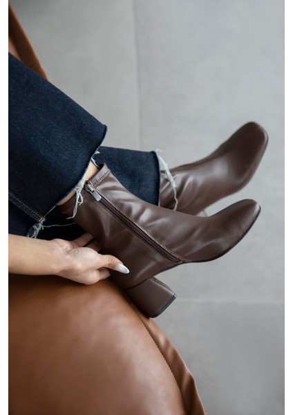 Lucas Kadın Küt Kalıp Deri Bot Kahve fiyatları