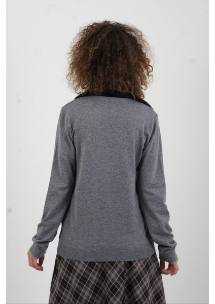 Koyu Gri Ön V Özel Yaka Kazak fırsatları