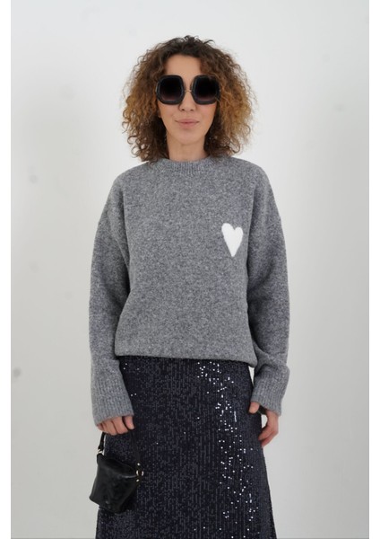 Füme Melanj Yumuşak Dokulu Kalpli Triko Kazak