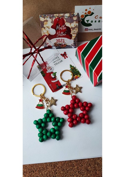 Yılbaşı Temalı Ahşap Boncuk Yıldız Anahtarlık Seti 2'li, Kartlı ve Kutulu Hediyelik fiyatları