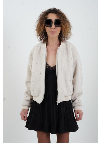 Bej Taş Işlemeli Bomber Ceket fırsatları