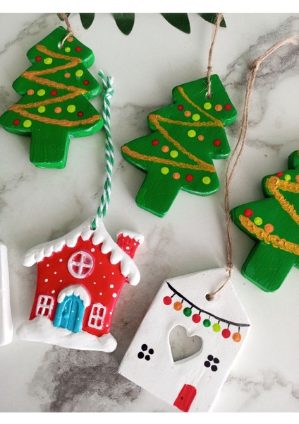 Yılbaşı Süsleri, Çam Ağacı ve Duvar Dekorları, Renkli ve Şık Tasarım