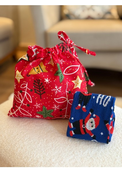 Mavi Noel Baba Desenli Keten Bez Kese ve Yılbaşı Çorap Seti, Şık ve Eğlenceli Tasarım