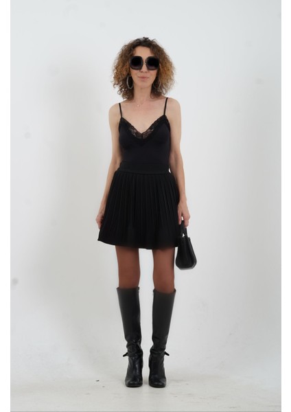 Siyah Içi Şort Astarlı Piliseli Mini Etek fiyatları