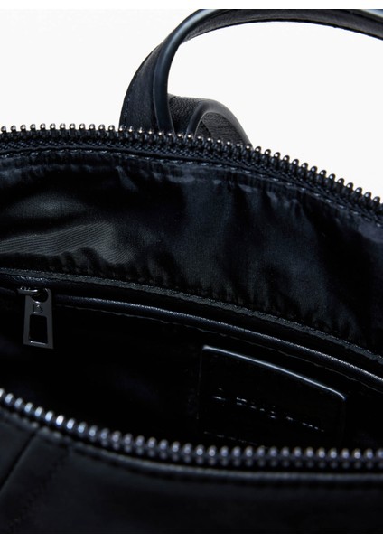 Siyah Kadın Sırt Çantası 25WAKP122000 fırsatları