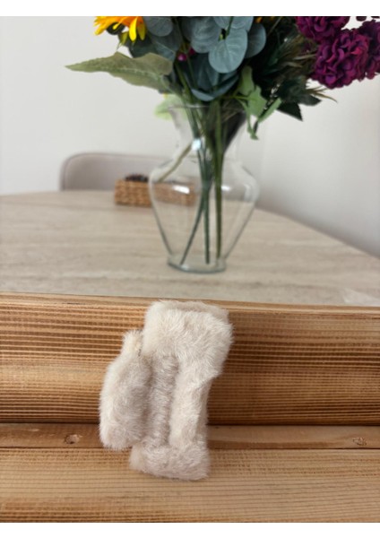 Peluş Kürk Mandallı Saç Tokası Krem Renk