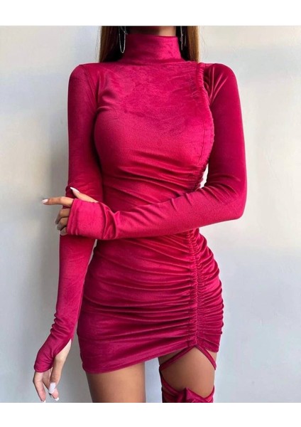 Kadın Uzun Kollu Balıkçı Yaka Büzgü ve Gül Detay Kadife Kumaş Mini Elbise