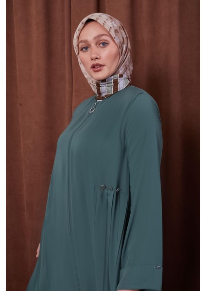 Yeşil Yanları Pileli Düğme Detaylı Ferace