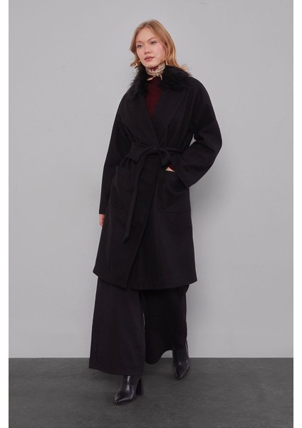 Siyah Yakası Küklü Kuşaklı Kaşe Kaban