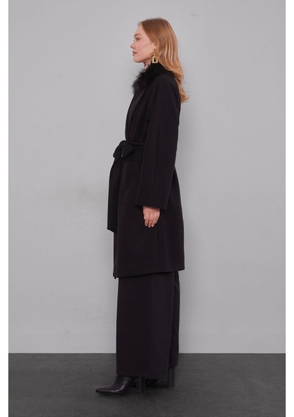 Siyah Yakası Küklü Kuşaklı Kaşe Kaban