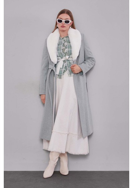 Mint Yeşili Yakası Kürklü Kaşe Kaban