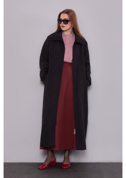 Siyah Kendinden Desenli Fermuarlı Kap