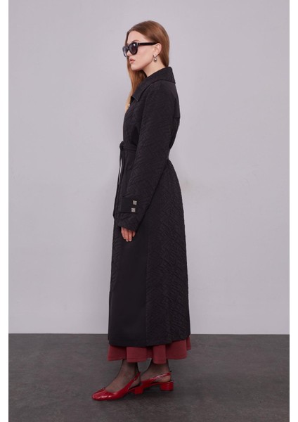 Siyah Kendinden Desenli Fermuarlı Kap modelleri