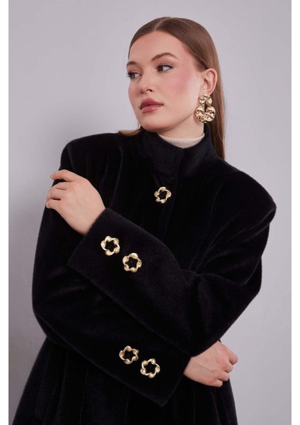 Siyah Gold Aksesuar Detaylı Kürk Kaban fırsatları
