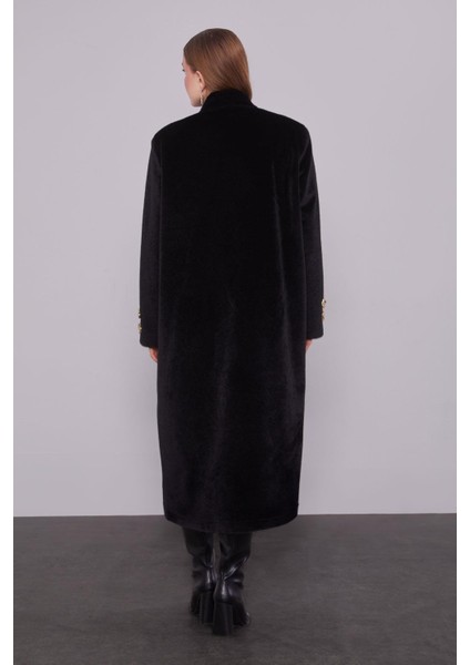 Siyah Gold Aksesuar Detaylı Kürk Kaban