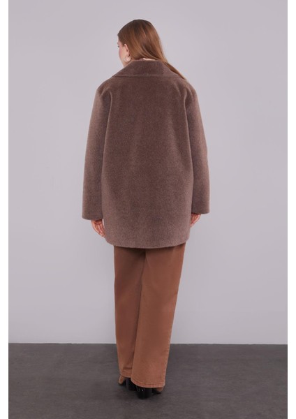 Kahve Pullu Desen Midi Kaban