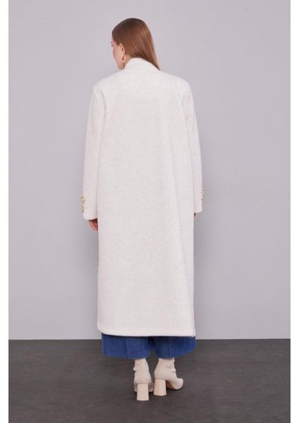 Ekru Gold Aksesuar Detaylı Kürk Kaban