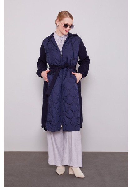 Lacivert Kaşe Detaylı Kapitone Mont