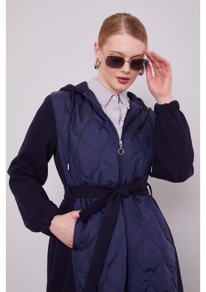 Lacivert Kaşe Detaylı Kapitone Mont modelleri