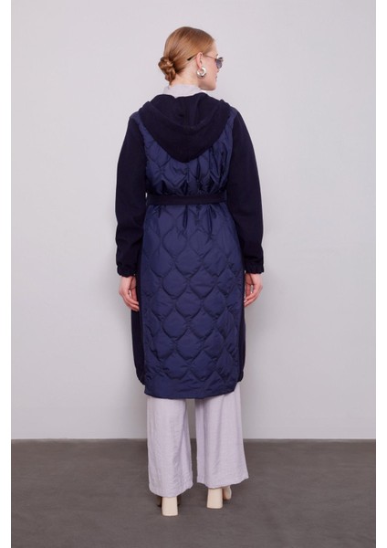 Lacivert Kaşe Detaylı Kapitone Mont fırsatları