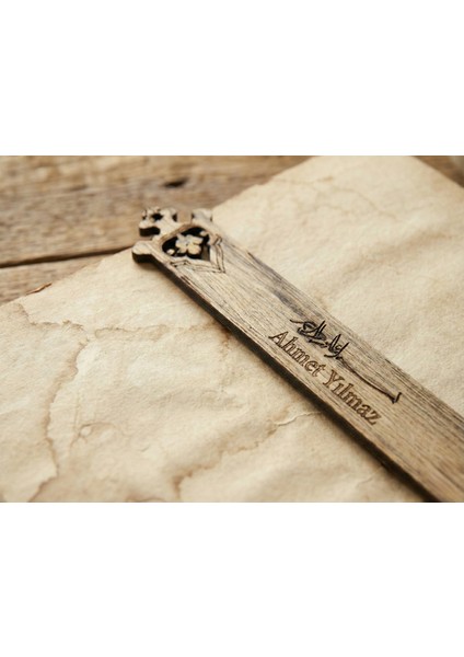 Kişiye Özel Isimli Ahşap Kitap Ayracı - Besmele ve Geleneksel Motifli Dekoratif Hediyelik Ayraç