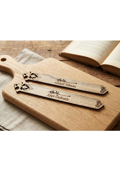 Kişiye Özel Isimli Ahşap Kitap Ayracı - Besmele ve Geleneksel Motifli Dekoratif Hediyelik Ayraç fırsatları
